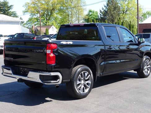 Used 2023 Chevrolet Silverado 1500 LT AWD/4WD image 3