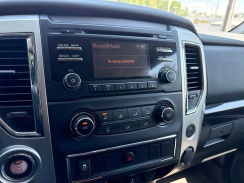 Used 2017 Nissan Titan SV RWD image 8