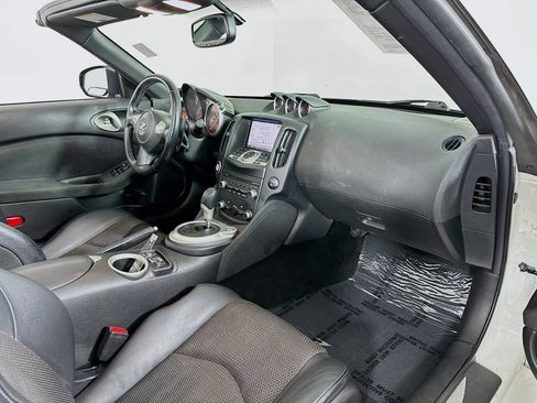 Used 2014 Nissan 370Z Touring w/ Sport Package RWD image 27