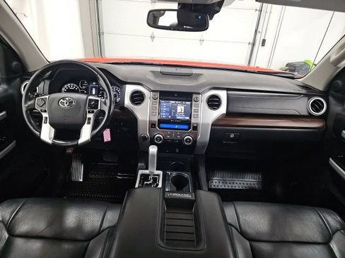 Used 2018 Toyota Tundra Limited w/ Limited Premium Package AWD/4WD image 31