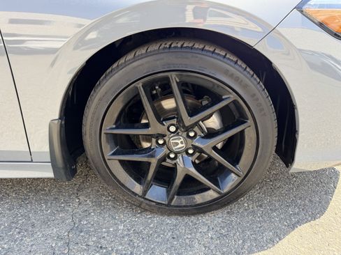 Used 2025 Honda Civic Sport image 9