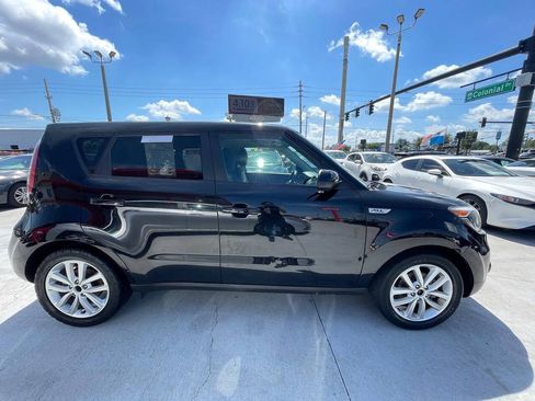 Used 2018 Kia Soul + FWD image 2