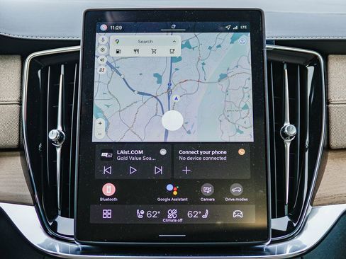 New 2026 Volvo XC90 B6 Plus w/ Protection Package Premier image 14