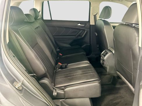 Used 2024 Volkswagen Tiguan SE FWD image 20