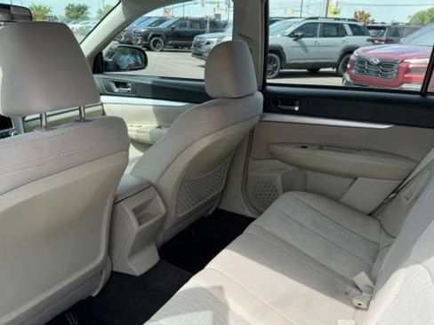 Used 2013 Subaru Outback 2.5i AWD/4WD image 12