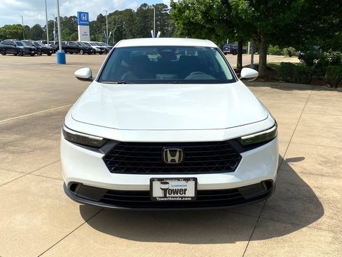 Used 2023 Honda Accord LX image 2