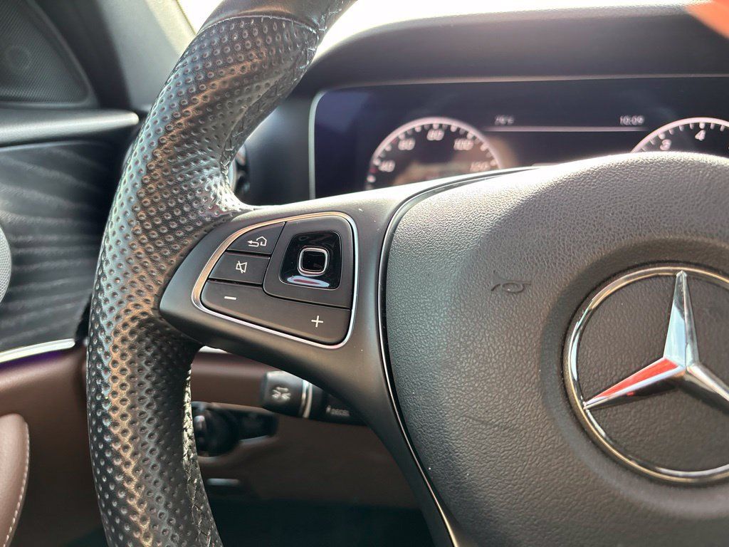 Used 2018 Mercedes-Benz E 400 4MATIC Sedan image 26