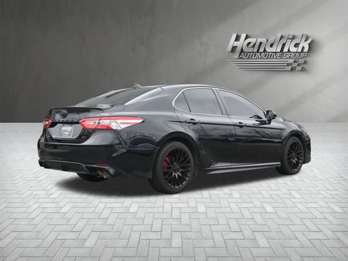 Used 2020 Toyota Camry SE image 9