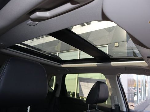 Certified 2025 Nissan Rogue Platinum FWD image 27