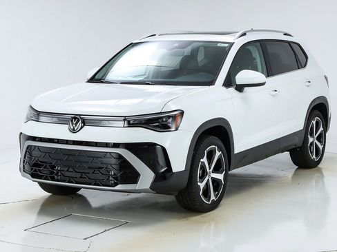 New 2025 Volkswagen Taos SEL image 40
