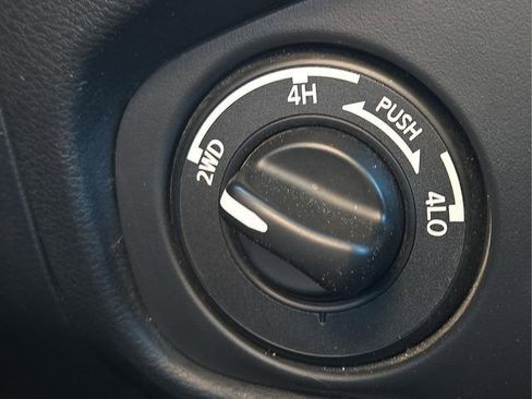 Used 2023 Nissan Frontier PRO-4X w/ Pro Convenience Package image 26