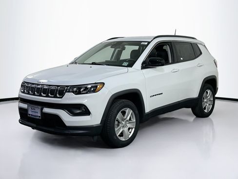 Used 2022 Jeep Compass Latitude AWD/4WD image 1