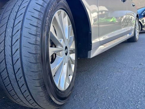 Used 2015 Hyundai Sonata Limited image 59