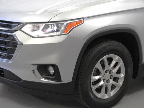 Used 2020 Chevrolet Traverse LT FWD image 5