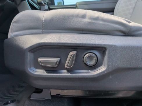 Used 2025 Toyota Tundra SR5 w/ SR5 Convenience Package AWD/4WD image 15