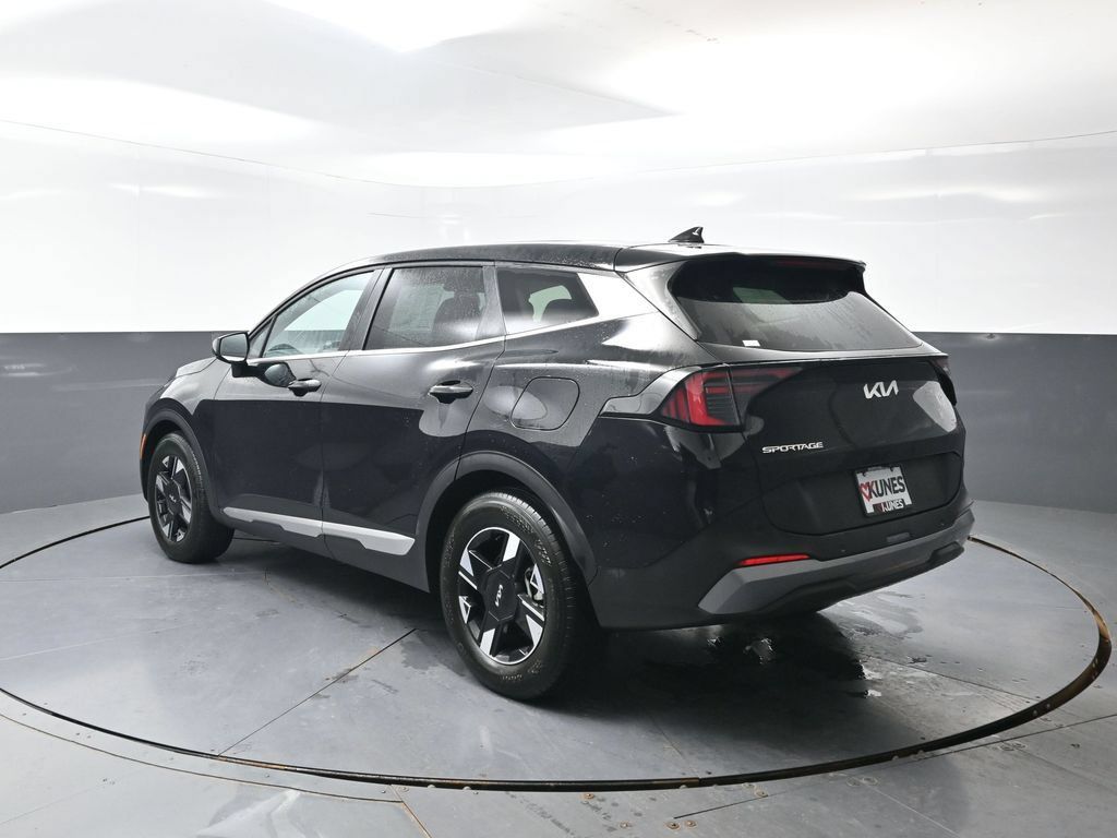 Used 2026 Kia Sportage LX FWD image 11