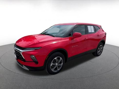 Used 2025 Chevrolet Blazer LT FWD image 8