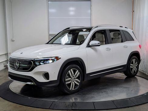 Used 2023 Mercedes-Benz EQB 300 4MATIC w/ Exclusive Package image 4