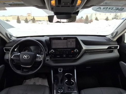 Used 2020 Toyota Highlander Platinum image 37