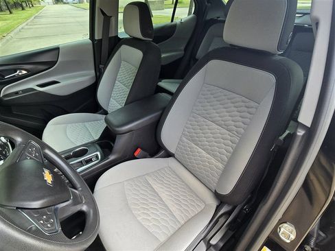 Used 2019 Chevrolet Equinox LS FWD image 11