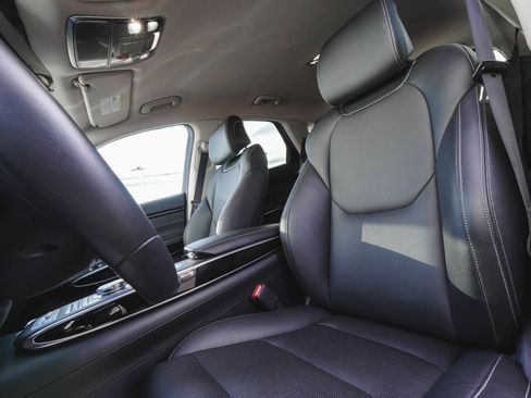 Used 2025 Genesis GV70 2.5T image 33