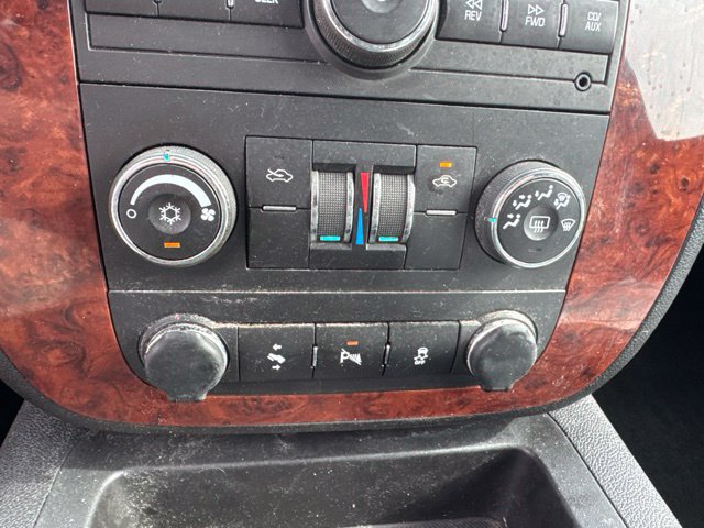 Used 2013 Chevrolet Avalanche LS w/ All-Star Edition AWD/4WD image 17