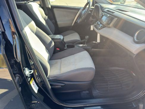 Used 2015 Toyota RAV4 XLE image 17