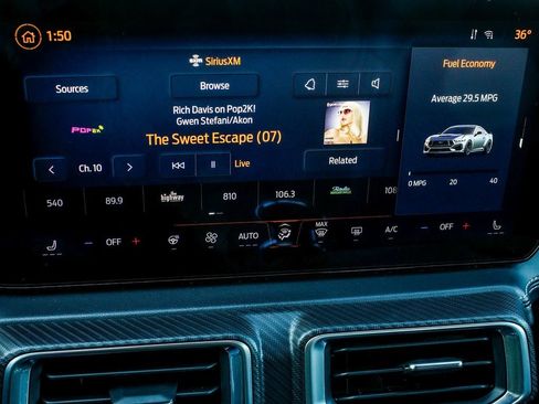 Used 2025 Ford Mustang Premium image 18