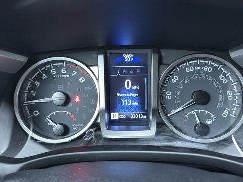 Used 2023 Toyota Tacoma SR5 AWD/4WD image 12