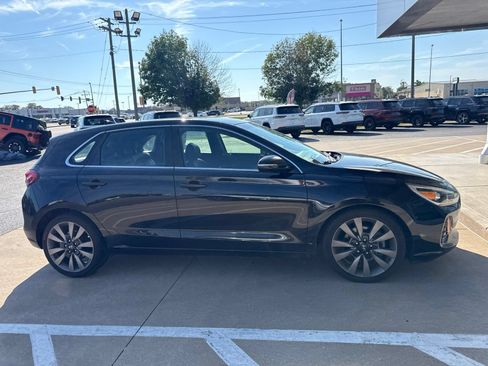 Used 2018 Hyundai Elantra GT Sport FWD image 1