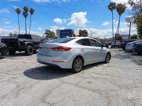 Used 2018 Hyundai Elantra Value Edition FWD image 3