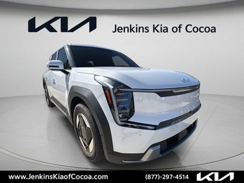 New 2026 Kia EV9 Wind AWD/4WD image 2