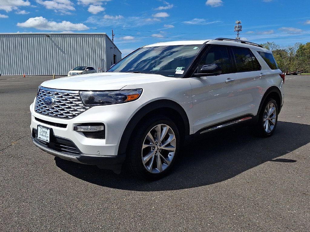 Used 2022 Ford Explorer Platinum w/ Equipment Group 601A AWD/4WD image 6