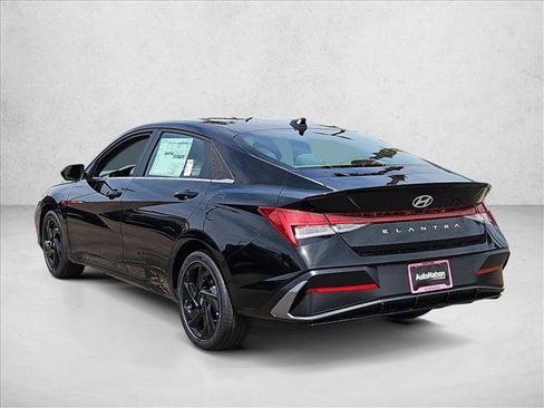 New 2026 Hyundai Elantra SEL Sport FWD image 9