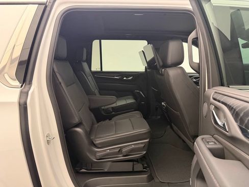 Used 2024 GMC Yukon XL Denali w/ Advanced Technology Package AWD/4WD image 33