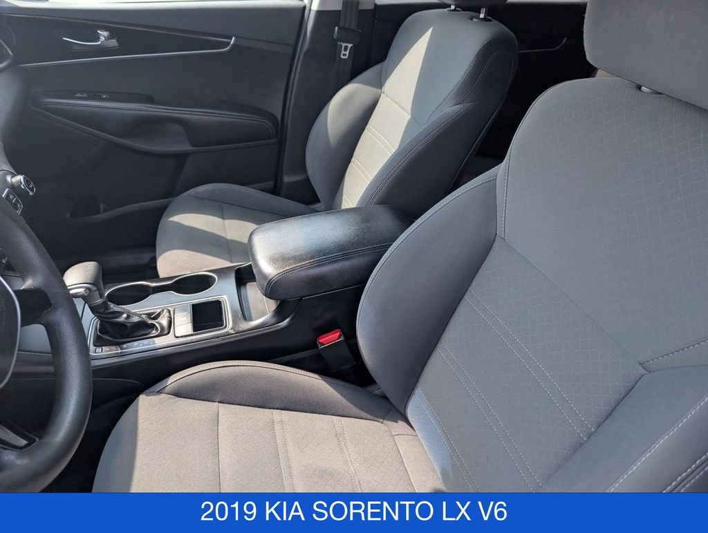 Used 2019 Kia Sorento AWD V6 image 14