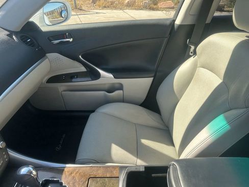 Used 2013 Lexus IS 250 w/ Premium Pkg Value Edition RWD image 10