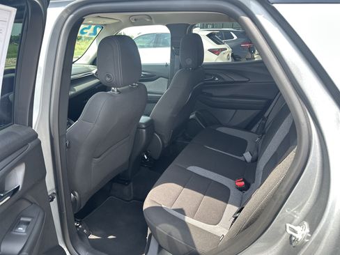 Used 2025 Chevrolet TrailBlazer LT AWD/4WD image 23