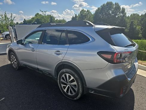 Used 2020 Subaru Outback Premium w/ Popular Package #1 AWD/4WD image 5