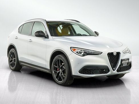 Used 2020 Alfa Romeo Stelvio AWD w/ Nero Edizione image 7