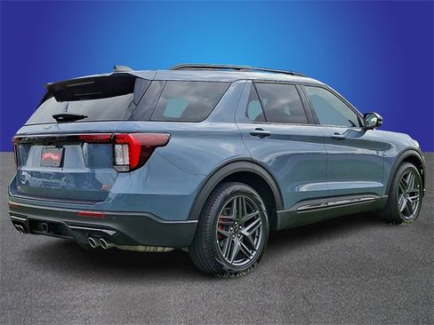 Certified 2025 Ford Explorer ST image 4