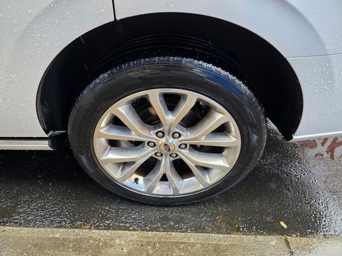 Used 2018 Ford Expedition Platinum AWD/4WD image 9