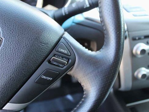 Used 2014 Nissan Murano SV AWD/4WD image 16