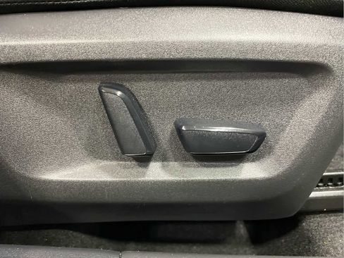 Used 2023 Nissan Rogue SL w/ SL Premium Package image 31