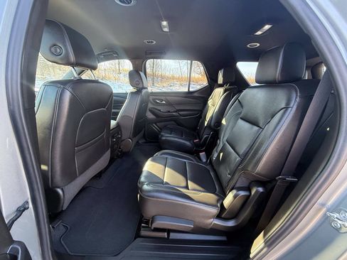 Used 2023 Chevrolet Traverse LT AWD/4WD image 10