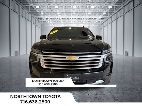 Used 2023 Chevrolet Suburban High Country AWD/4WD image 6