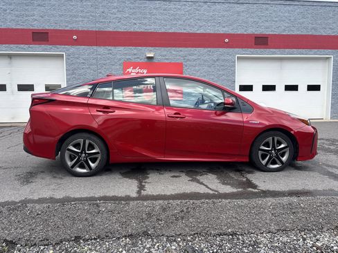 Used 2021 Toyota Prius Limited image 2