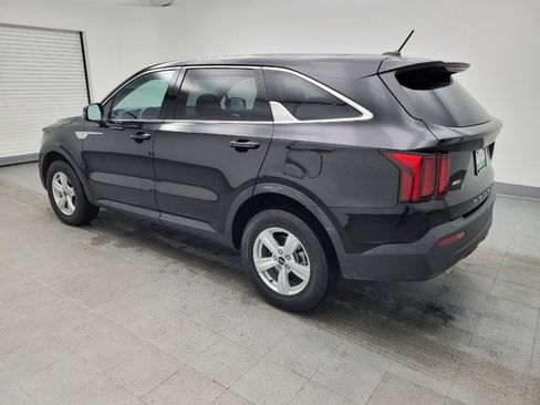Used 2022 Kia Sorento LX image 3