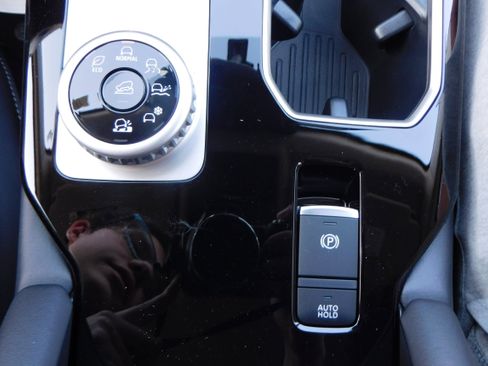 New 2025 Mitsubishi Outlander SE image 25