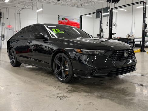 Used 2025 Honda Accord Sport image 7